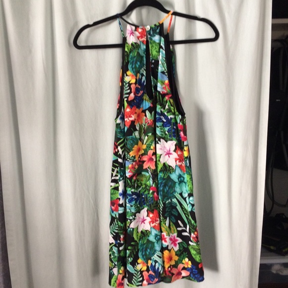 Show me your MuMu Tropical Dress - Picture 4 of 4